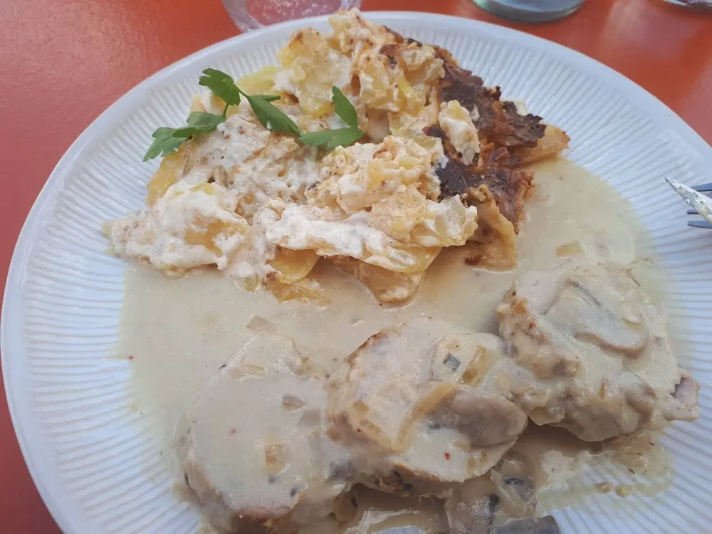 Filet Mignon de Porc Sauce Champignons Et Gratin Dauphinois